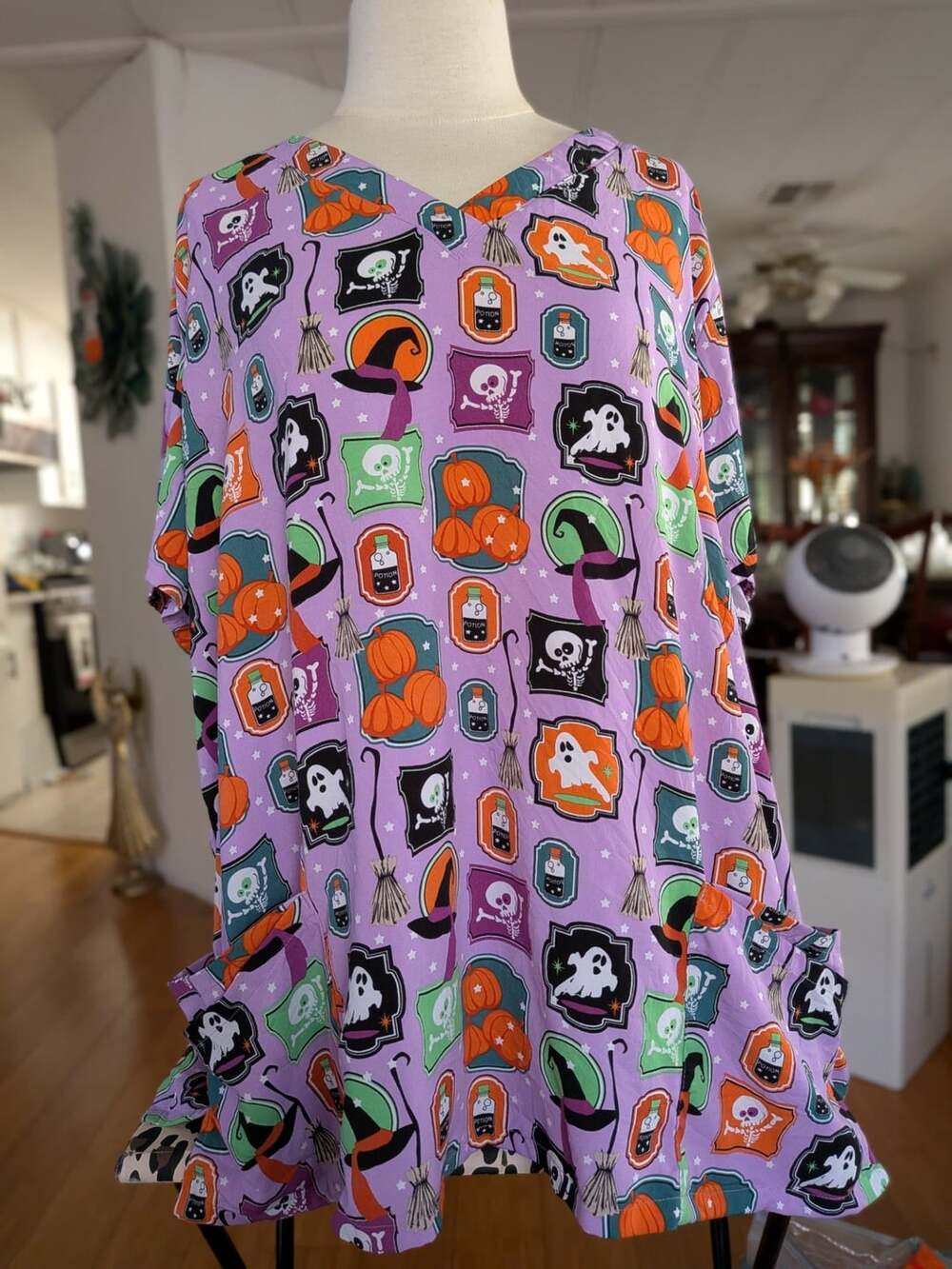 butter-soft Halloween Stickers Women's 4-Pocket Rounded V-Neck Scrub Top 2X